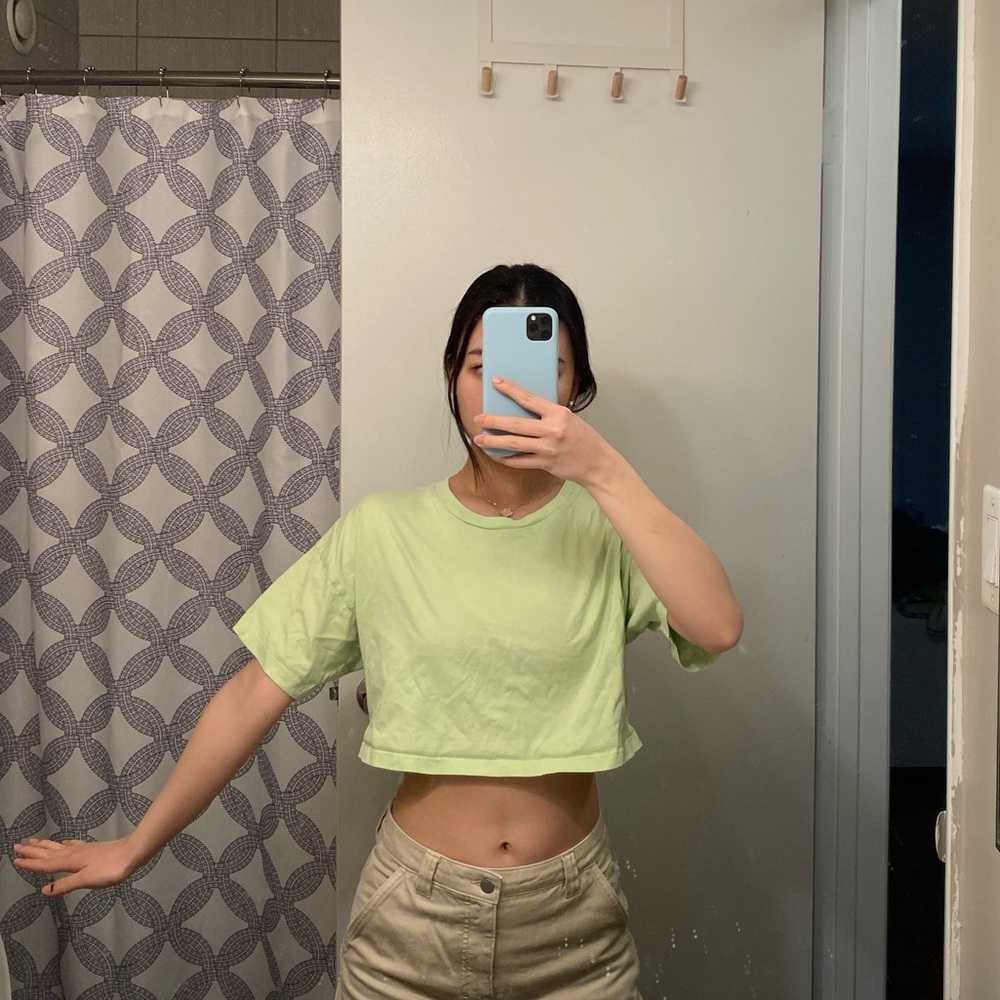 Aritzia TNA cropped lime tee